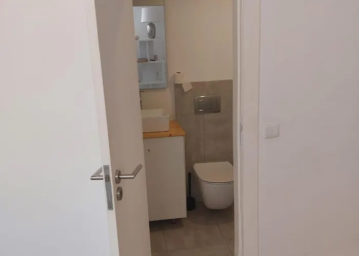 民宿 Com Wc Privativa Em Telheiras, Lisboa