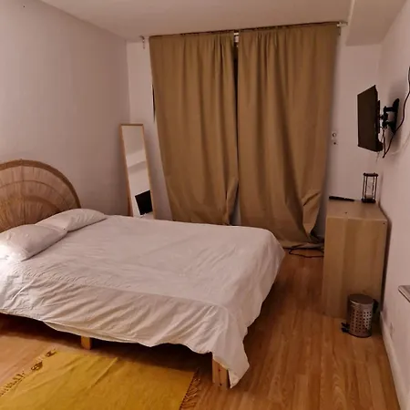 Com Wc Privativa Em Telheiras, Homestay *